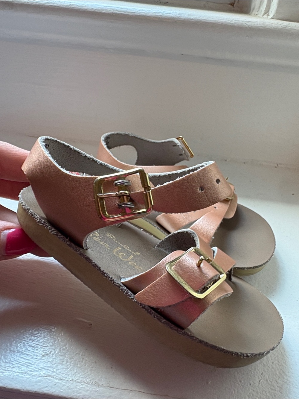 Children's Pink Leather Buckle Sandals with Gold Hardware